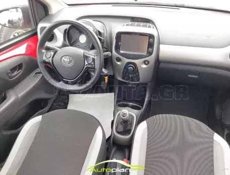 Toyota Aygo 2017 Full extra ! navi ! 