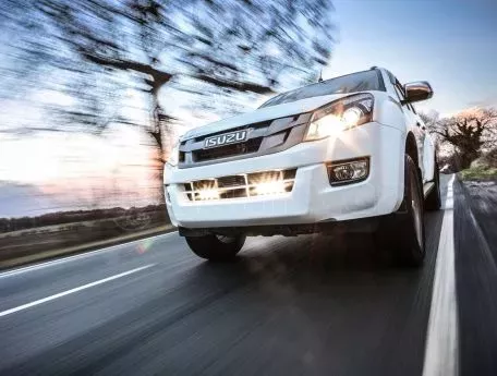 Σετ γρίλιας για Isuzu Dmax (2017+) - Triple-R 750 Std 9240 Lumens Lazerlamps 