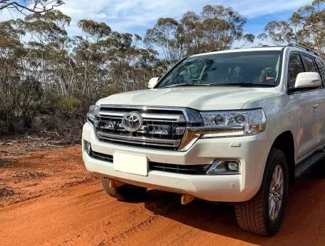 Σετ τοποθέτησης γρίλιας για Toyota Landcruiser 200 (2015+) Με 2 Triple-R 750 Elite 10136 Lumens 